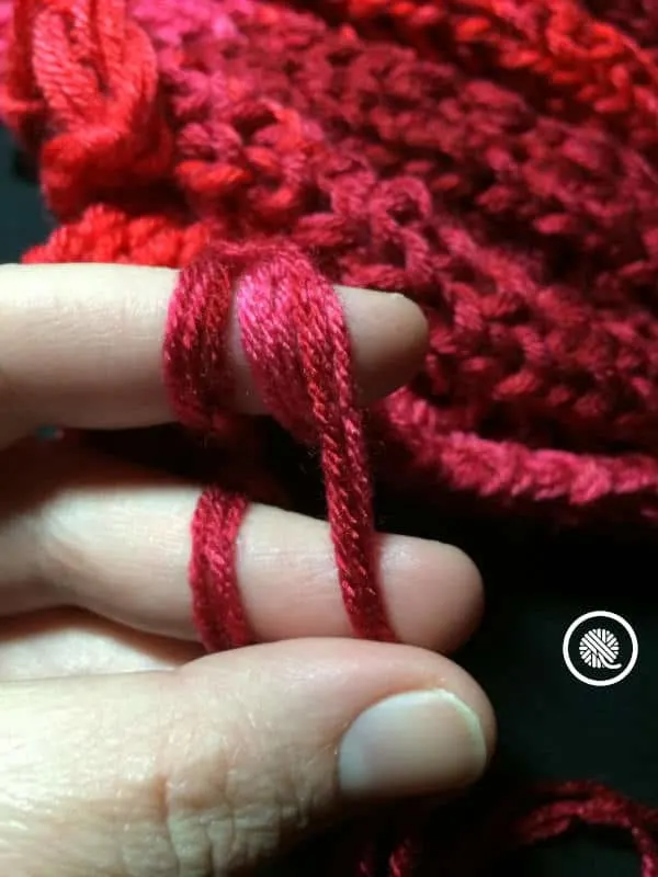 finger knit a blanket join strips