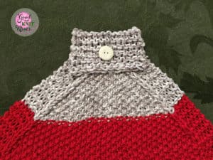 Make a Loom Knit Hanging Kitchen Towel with this free pattern and video from GoodKnit Kisses. https://www.goodknitkisses.com/loom-knit-hanging-kitchen-towel/ #goodknitkisses #knitgift #loomknit #loomknitting #loom