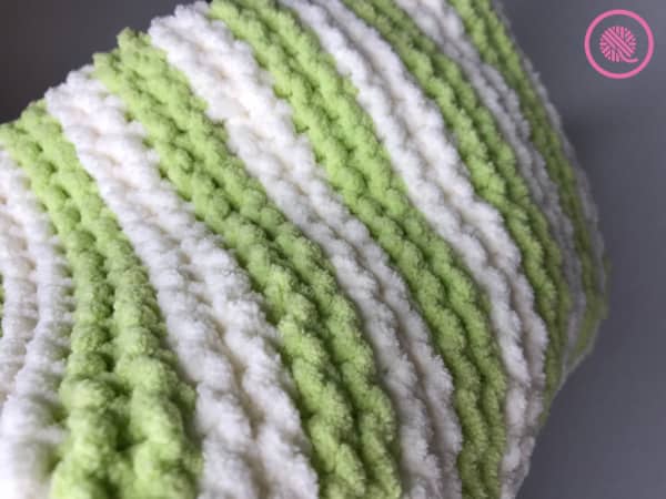 loom knit garter stitch cowl stripe closeup