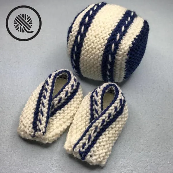 easy knit rattle ball baby toy with matching booties