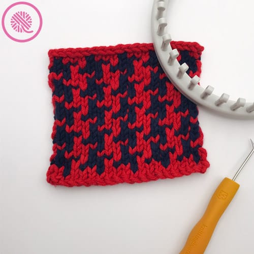 easy loom knit houndstooth in red and blue with loom