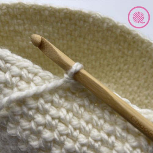 crochet linen stitch flat and in the round close up

