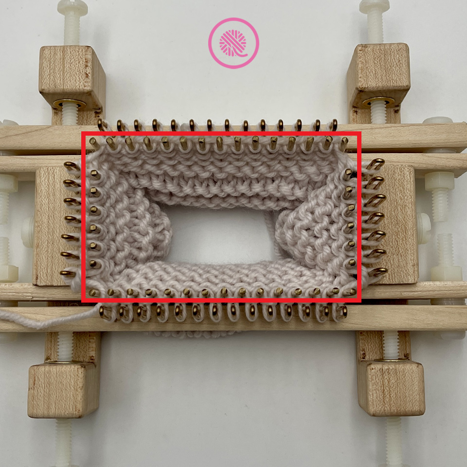 aligning pins on a kiss loom