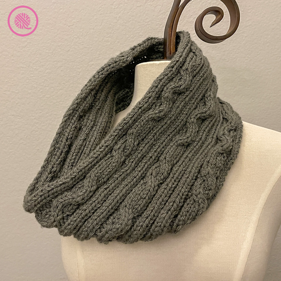 Loom Knit Squiggle Cable Cowl - GoodKnit Kisses