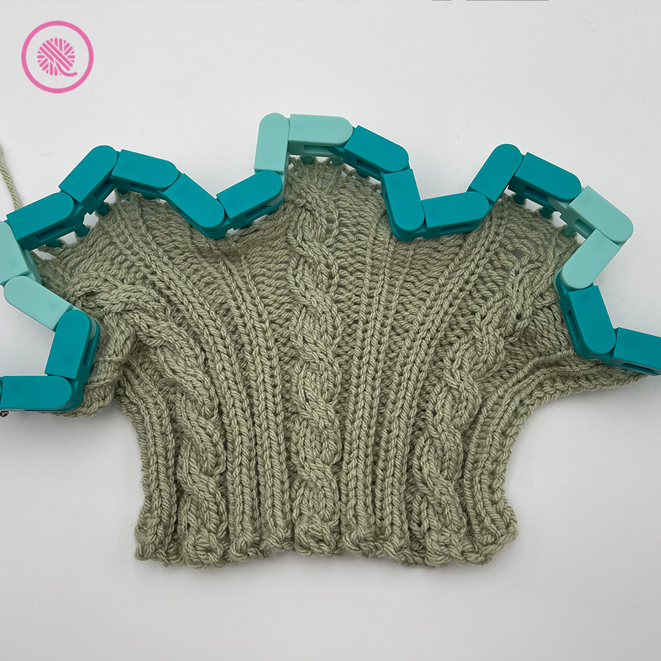 Stay Warm with the Loom Knit Rope Cable Cowl! - GoodKnit Kisses