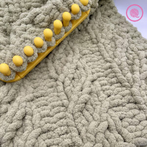 loom knit the mock cable rib stitch