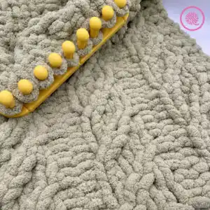 loom knit the mock cable rib stitch