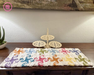 weave the pinwheel trivet runner